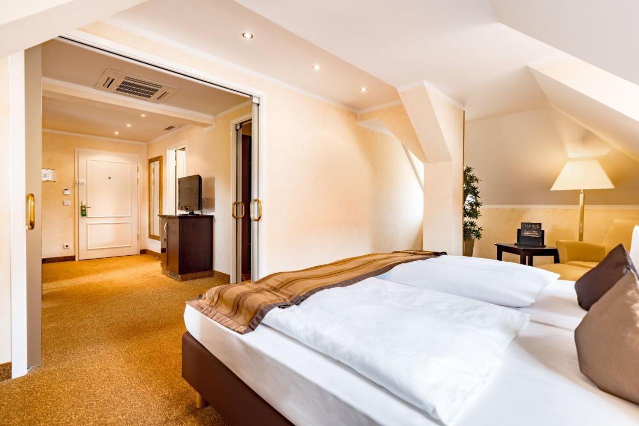 Burghotel Staufeneck Salach Exteriör bild